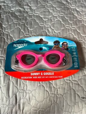Speedo Kids Swim Goggles — Green Frame with Pink Accents